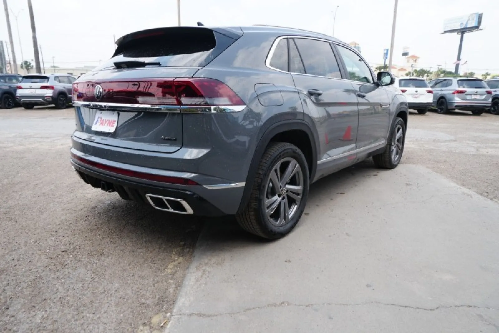 2024 Volkswagen Atlas Cross Sport 2.0T SEL R-Line 2024 Volkswagen Atlas Cross Sport 2.0T SEL R-Line