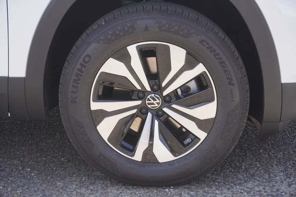 2026 Volkswagen Atlas Cross Sport 2.0T SE