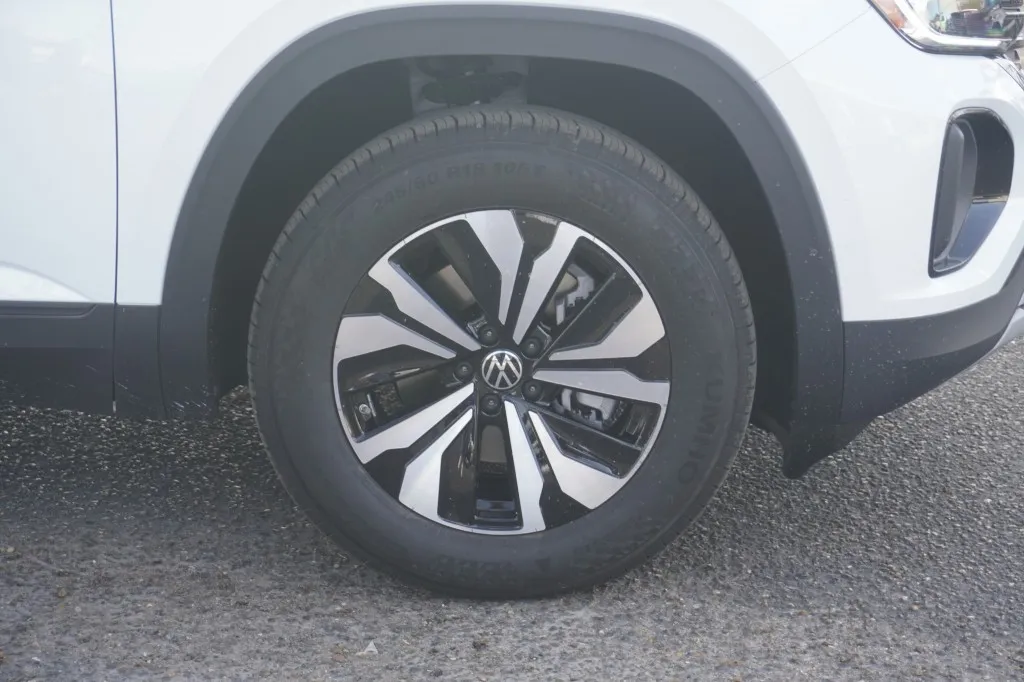 2026 Volkswagen Atlas Cross Sport 2.0T SE