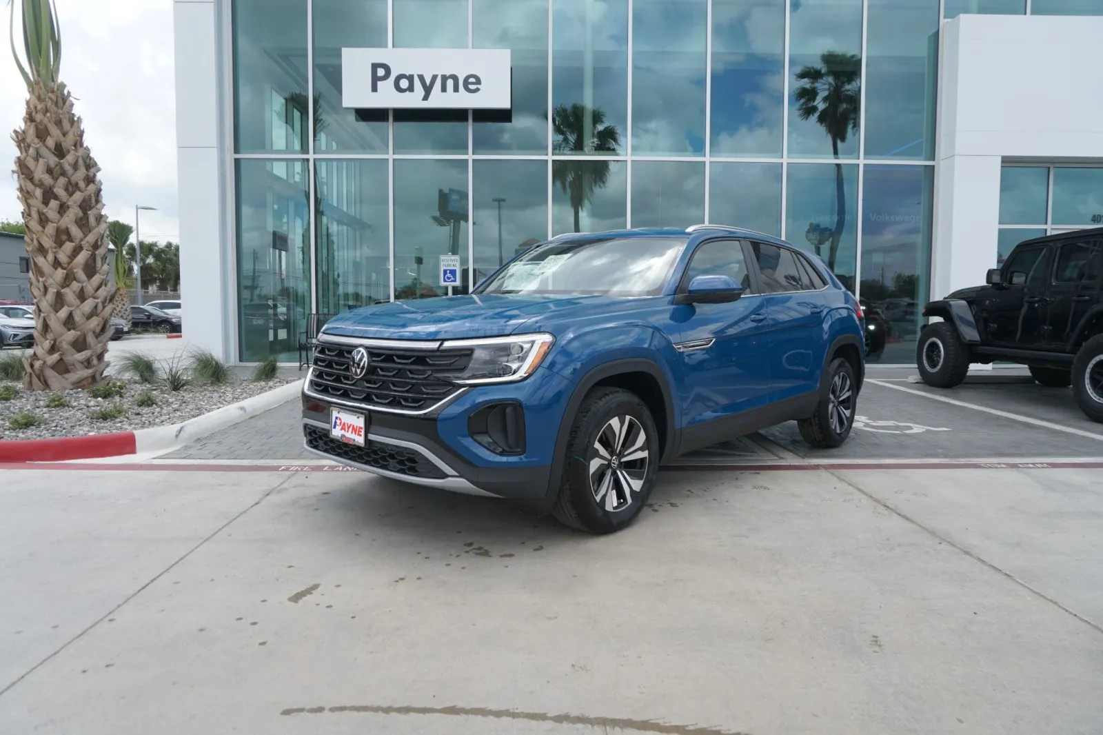 2025 Volkswagen Atlas Cross Sport 2.0T SE