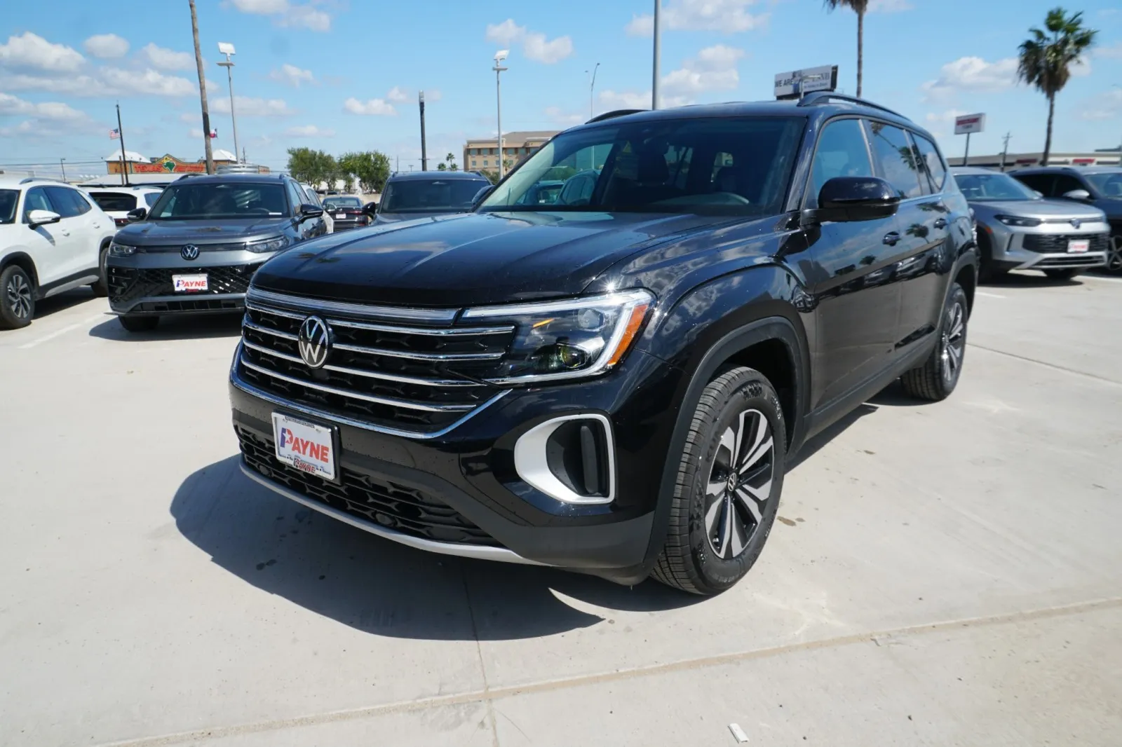 2026 Volkswagen Atlas SE's photo