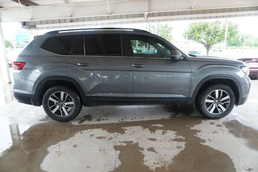 2023 Volkswagen Atlas 2.0T SE