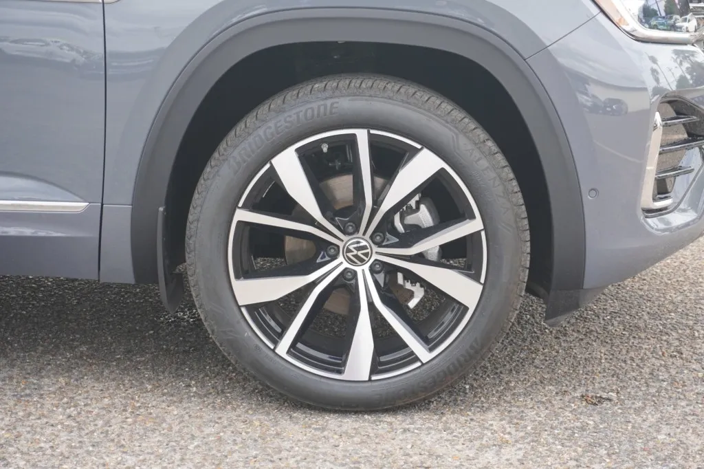 2026 Volkswagen Atlas Cross Sport 2.0T SEL Premium R-Line