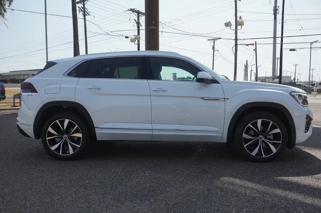 2026 Volkswagen Atlas Cross Sport 2.0T SEL Premium R-Line