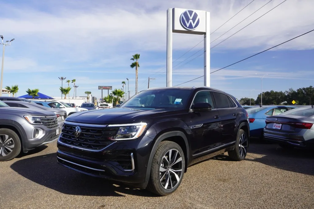2026 Volkswagen Atlas Cross Sport 2.0T SEL Premium R-Line