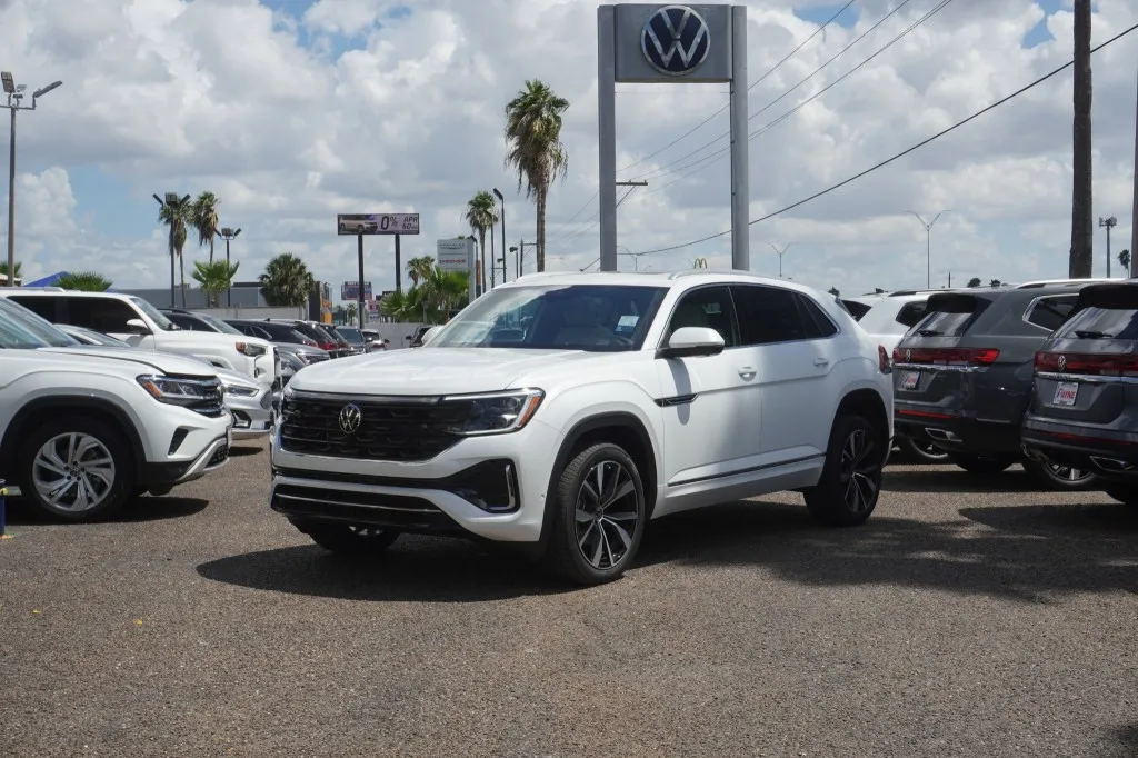 2026 Volkswagen Atlas Cross Sport 2.0T SEL Premium R-Line
