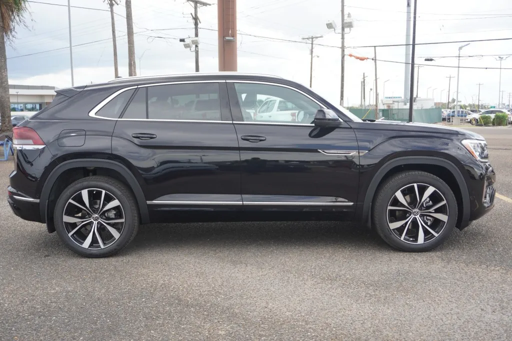 2026 Volkswagen Atlas Cross Sport 2.0T SEL Premium R-Line 2026 Volkswagen Atlas Cross Sport 2.0T SEL Premium R-Line