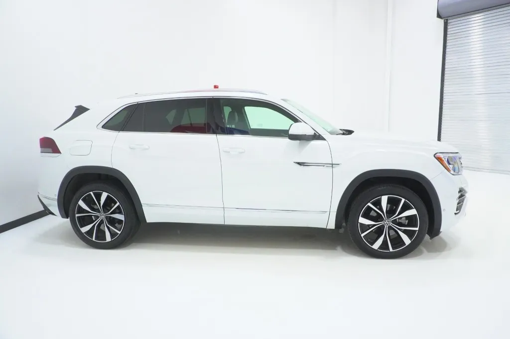 2024 Volkswagen Atlas Cross Sport 2.0T SEL Premium R-Line