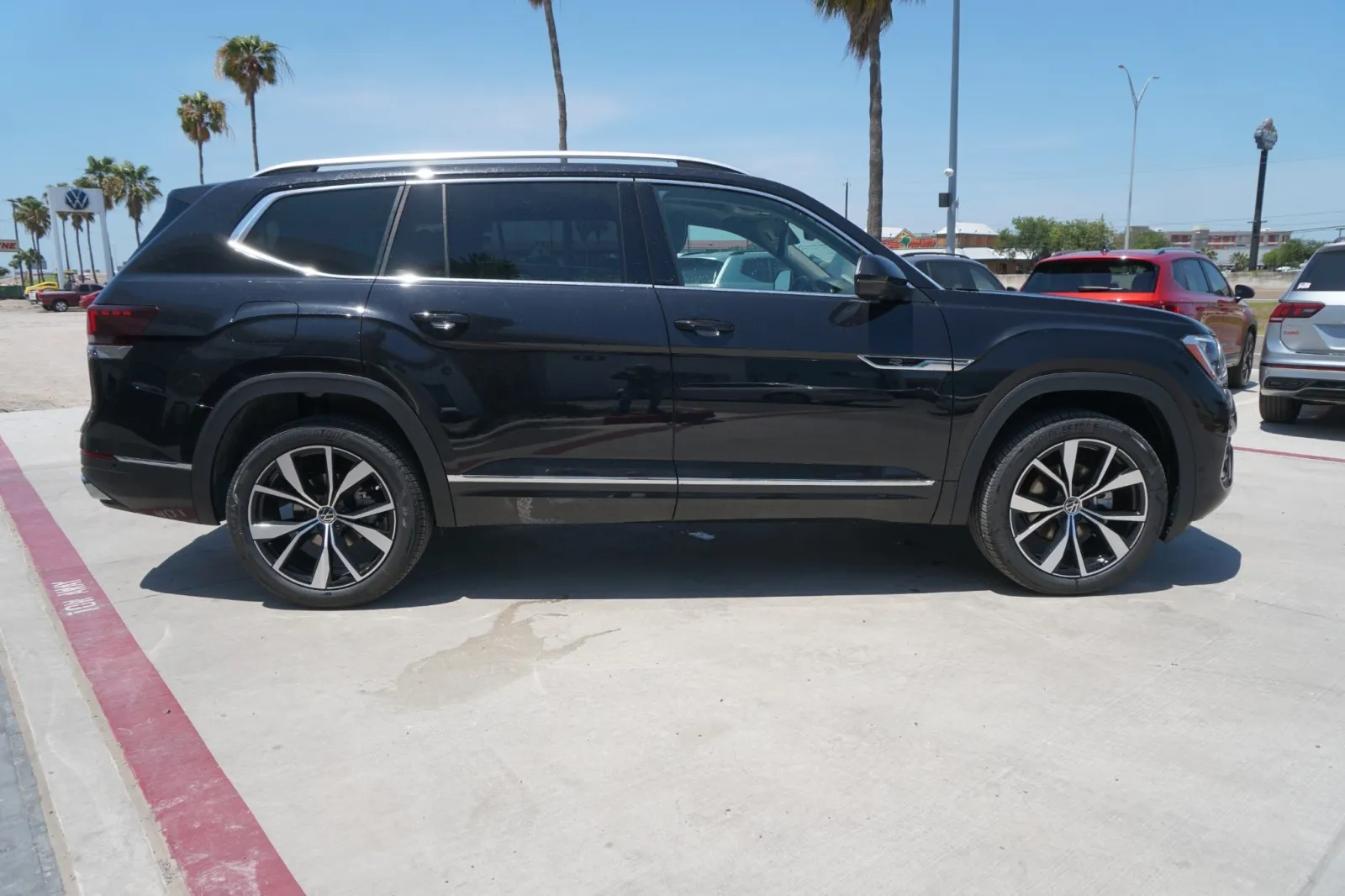 2026 Volkswagen Atlas 2.0T SEL Premium R-Line 2026 Volkswagen Atlas 2.0T SEL Premium R-Line