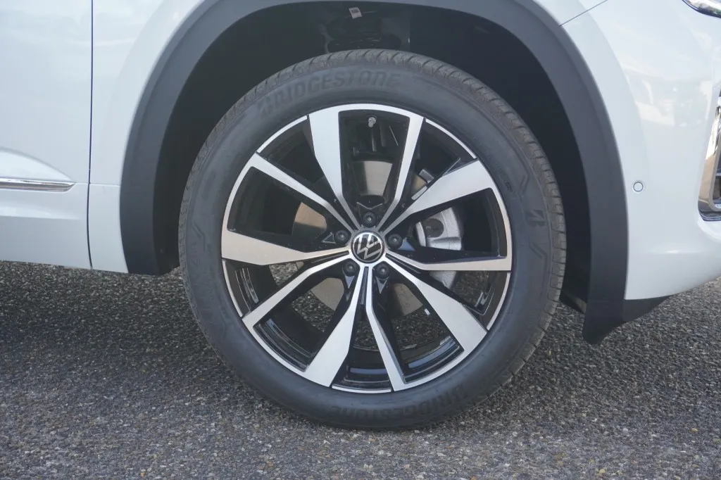 2026 Volkswagen Atlas 2.0T SEL Premium R-Line 2026 Volkswagen Atlas 2.0T SEL Premium R-Line