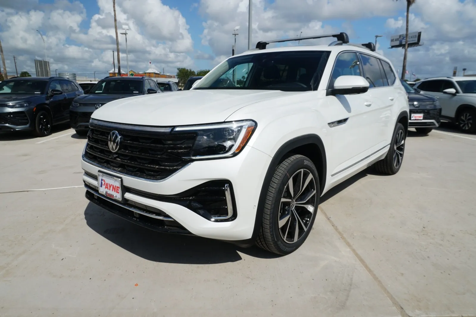 2026 Volkswagen Atlas 2.0T SEL Premium R-Line