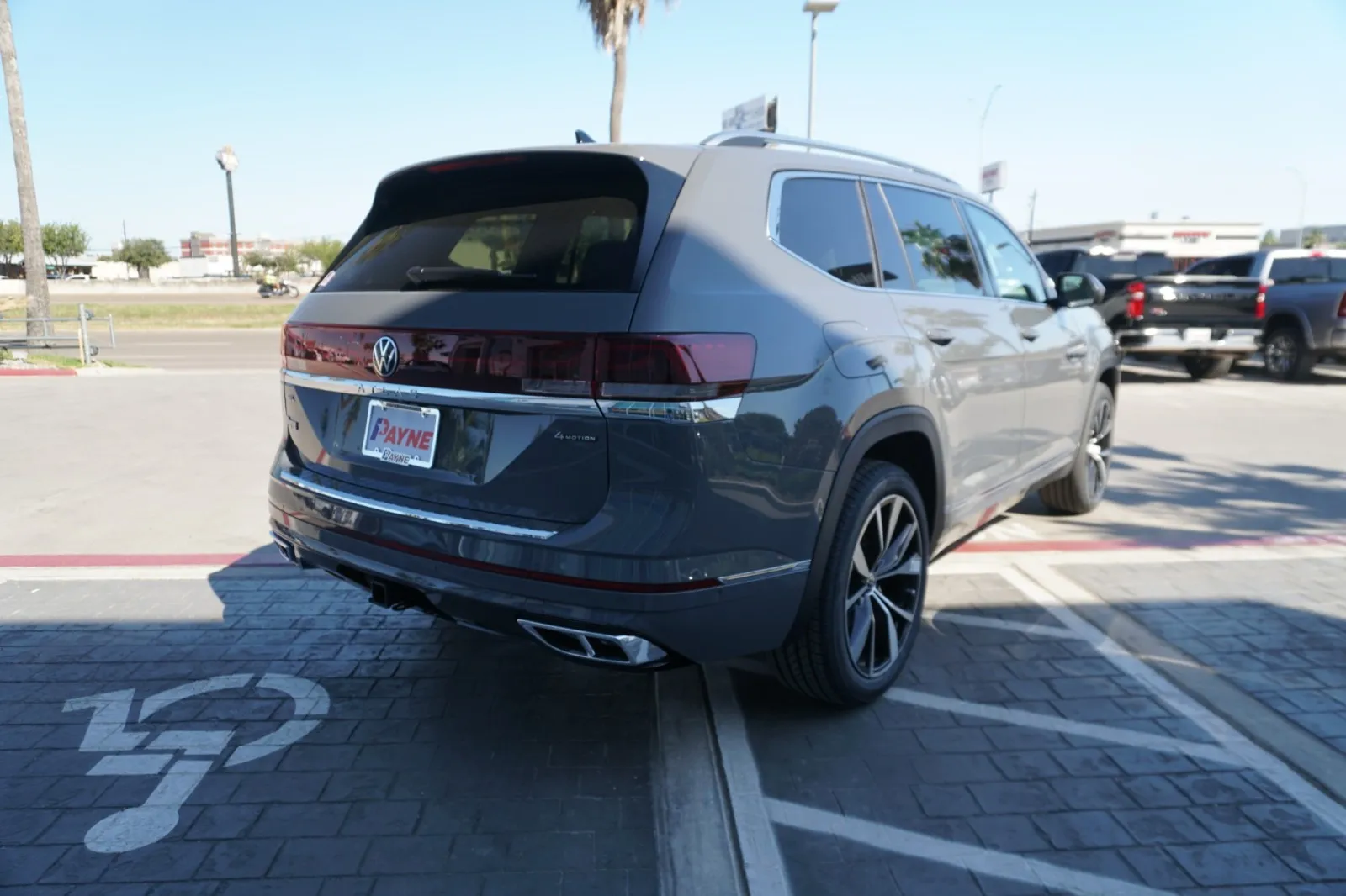 2026 Volkswagen Atlas 2.0T SEL Premium R-Line