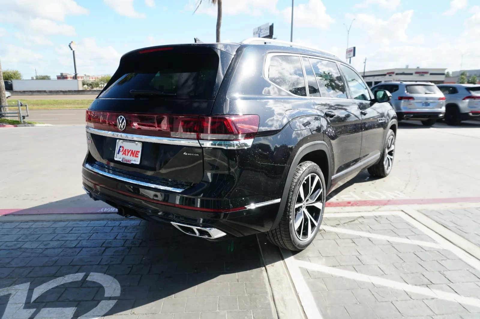2026 Volkswagen Atlas 2.0T SEL Premium R-Line 2026 Volkswagen Atlas 2.0T SEL Premium R-Line