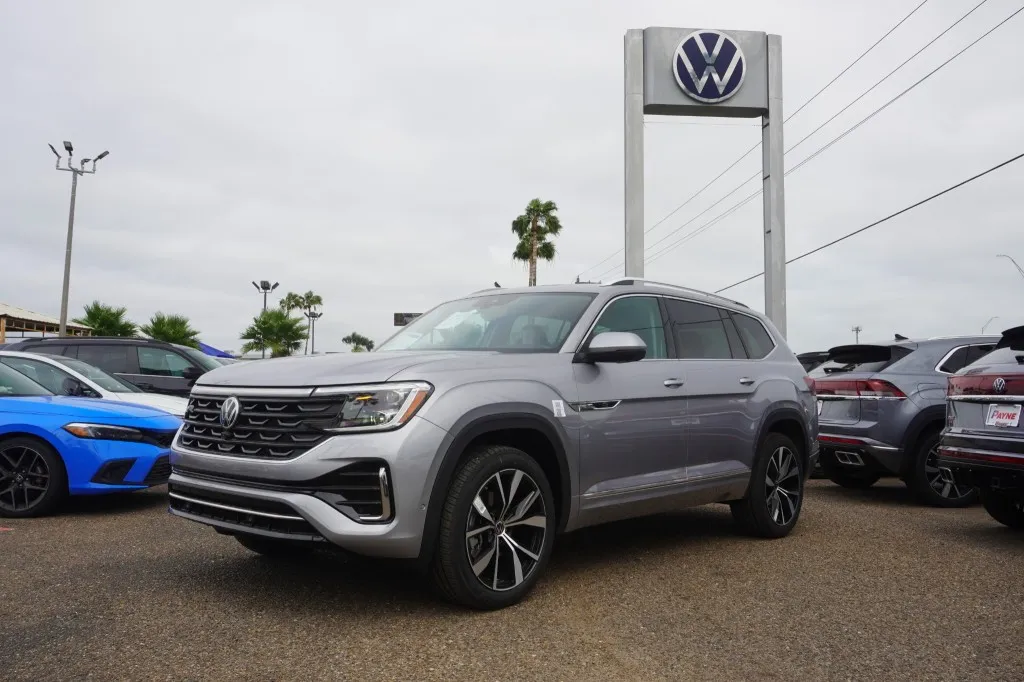 2026 Volkswagen Atlas 2.0T SEL Premium R-Line