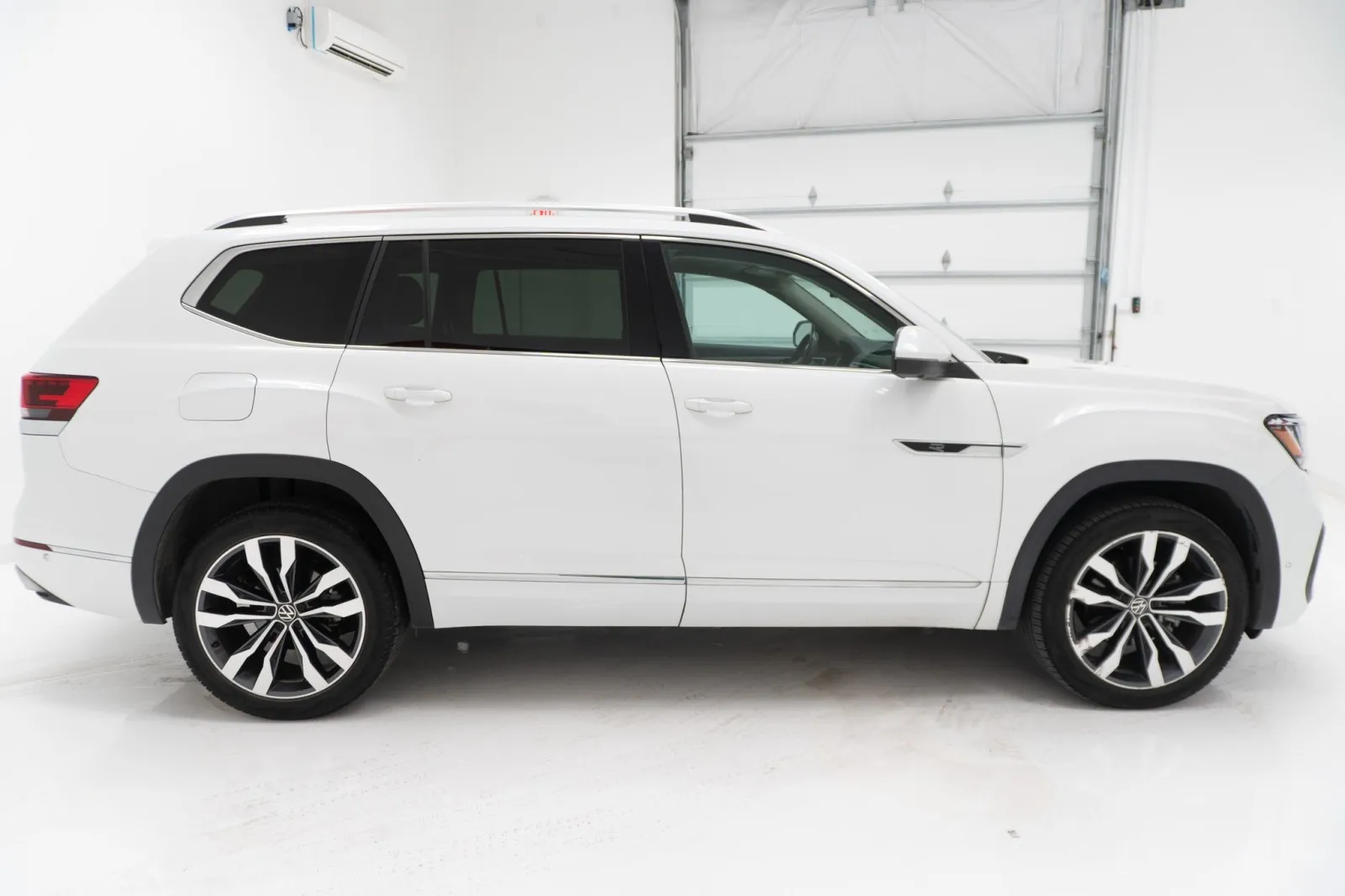 2023 Volkswagen Atlas 3.6L V6 SEL Premium R-Line