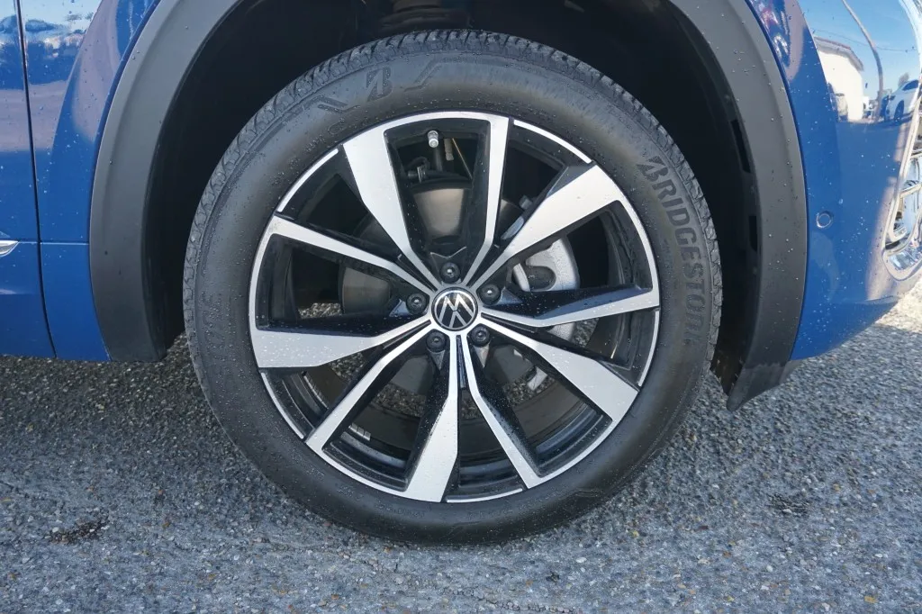 2025 Volkswagen Atlas 2.0T SEL Premium R-Line