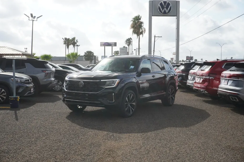 2025 Volkswagen Atlas 2.0T SEL Premium R-Line