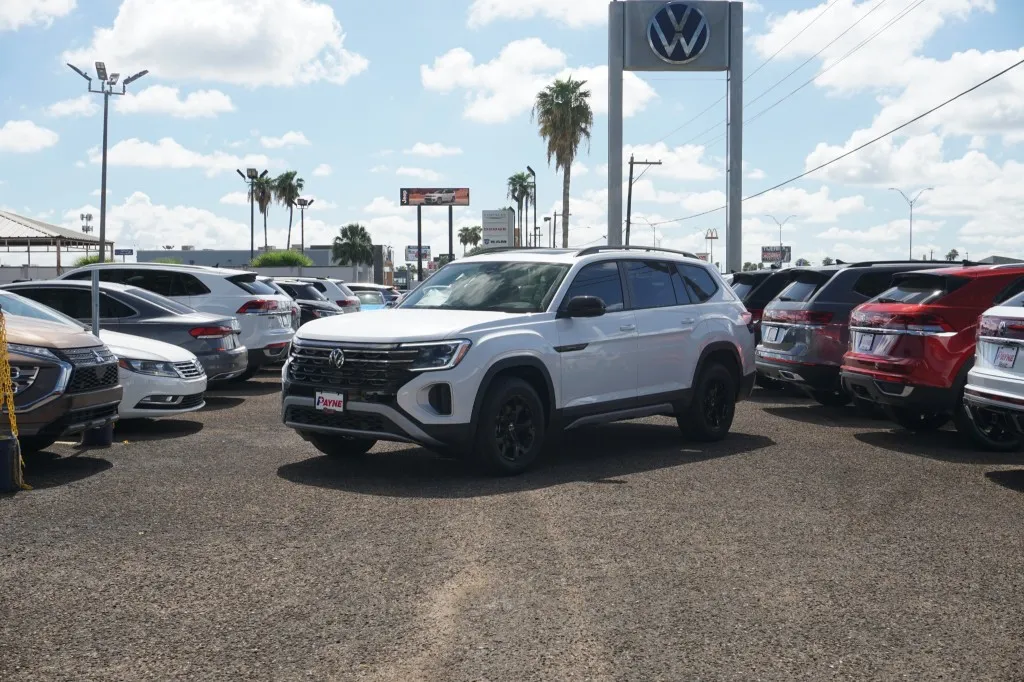 2024 Volkswagen Atlas 2.0T Peak Edition SEL