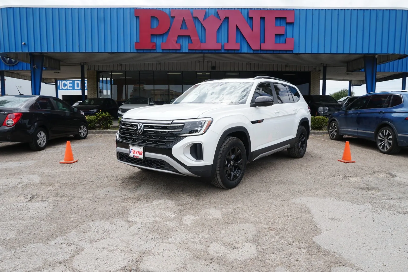 2024 Volkswagen Atlas 2.0T Peak Edition SEL