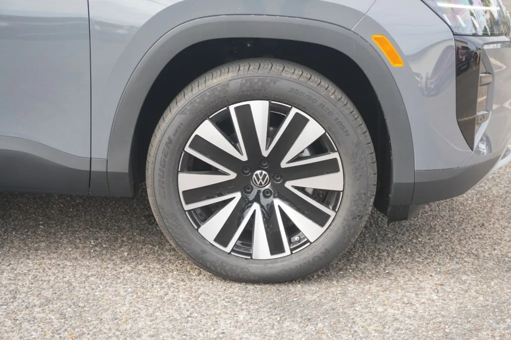 2027 Volkswagen Atlas SE w/Technology