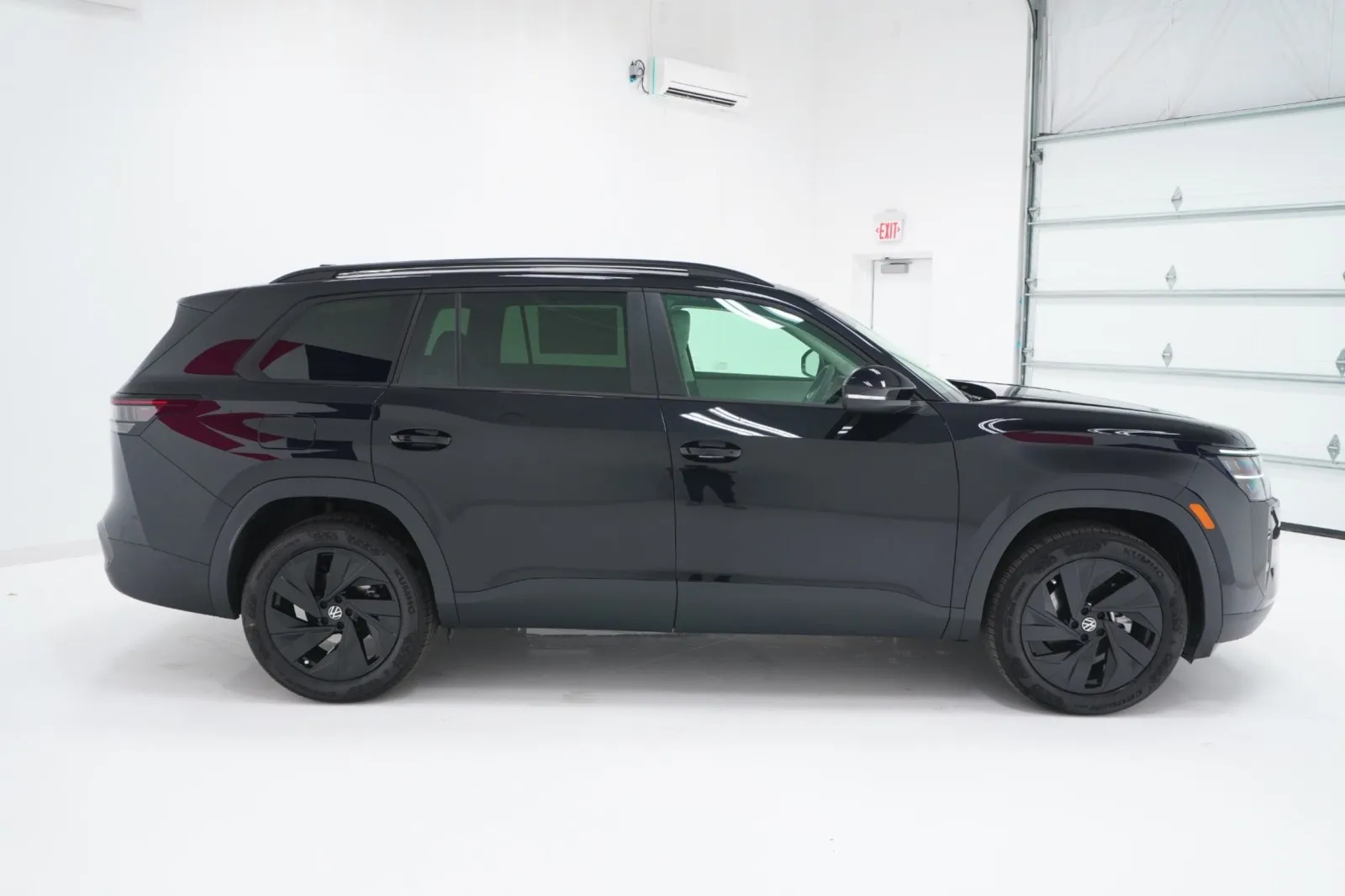 2027 Volkswagen Atlas SE w/Technology