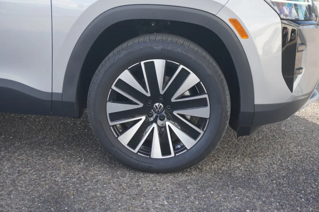 2027 Volkswagen Atlas SE w/Technology