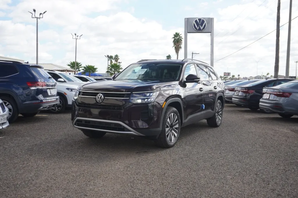 2027 Volkswagen Atlas SE w/Technology