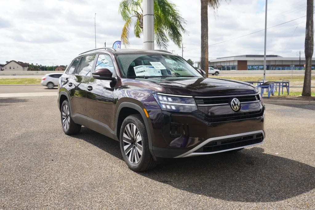 2027 Volkswagen Atlas SE w/Technology