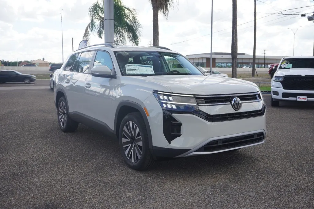 2027 Volkswagen Atlas SE w/Technology