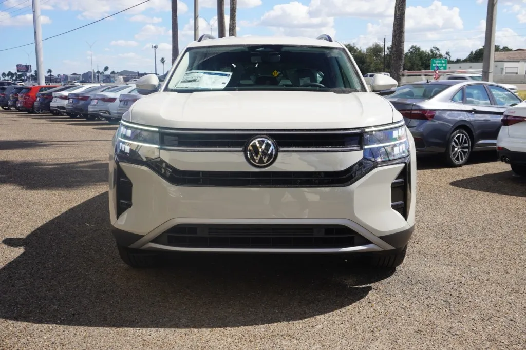 2027 Volkswagen Atlas SE w/Technology