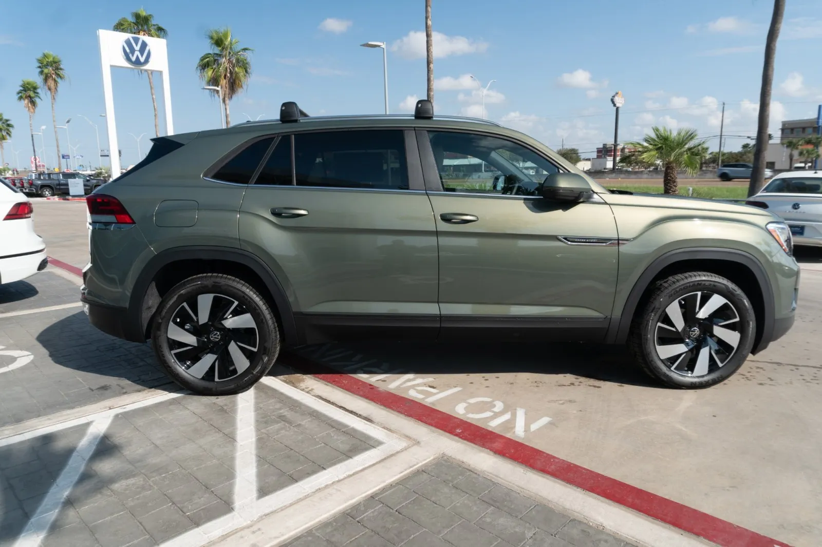 2026 Volkswagen Atlas Cross Sport 2.0T SE w/Technology 2026 Volkswagen Atlas Cross Sport 2.0T SE w/Technology