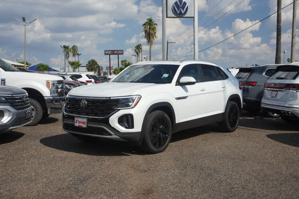 2026 Volkswagen Atlas Cross Sport 2.0T SE w/Technology