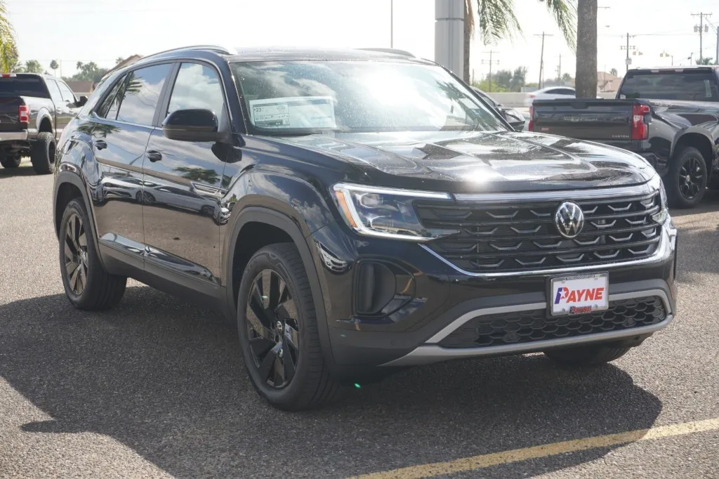 2026 Volkswagen Atlas Cross Sport 2.0T SE w/Technology