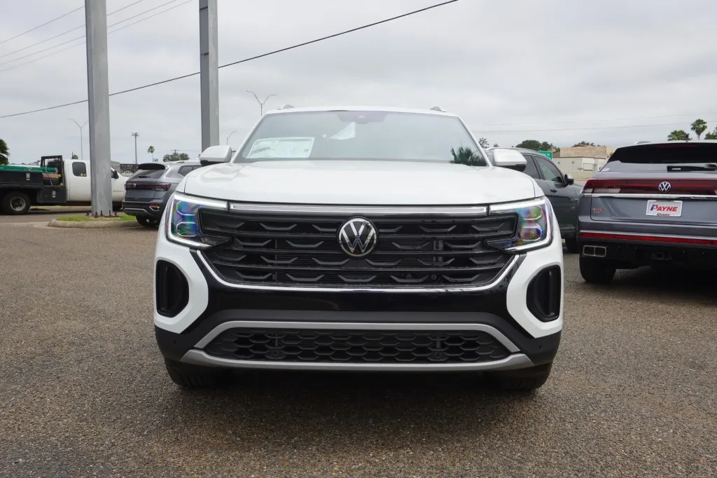 2026 Volkswagen Atlas Cross Sport 2.0T SE w/Technology