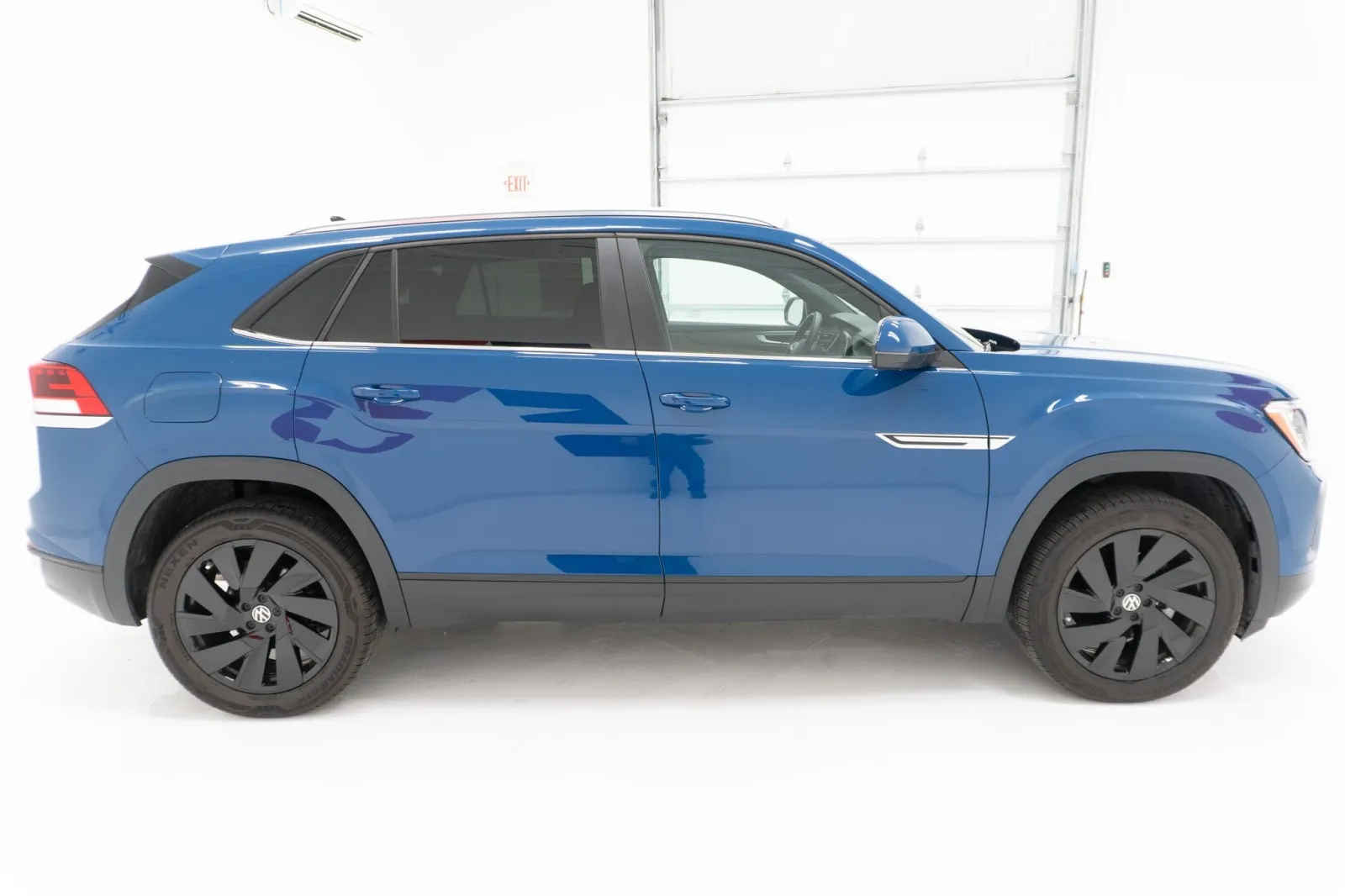 2025 Volkswagen Atlas Cross Sport 2.0T SE w/Technology