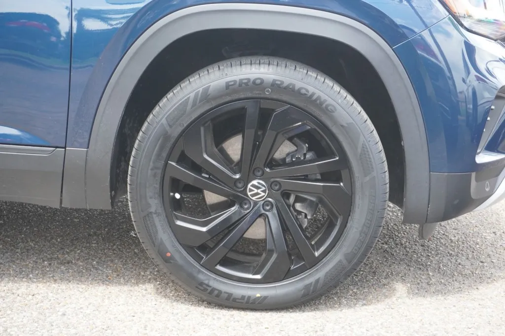 2022 Volkswagen Atlas 2.0T SE w/Technology