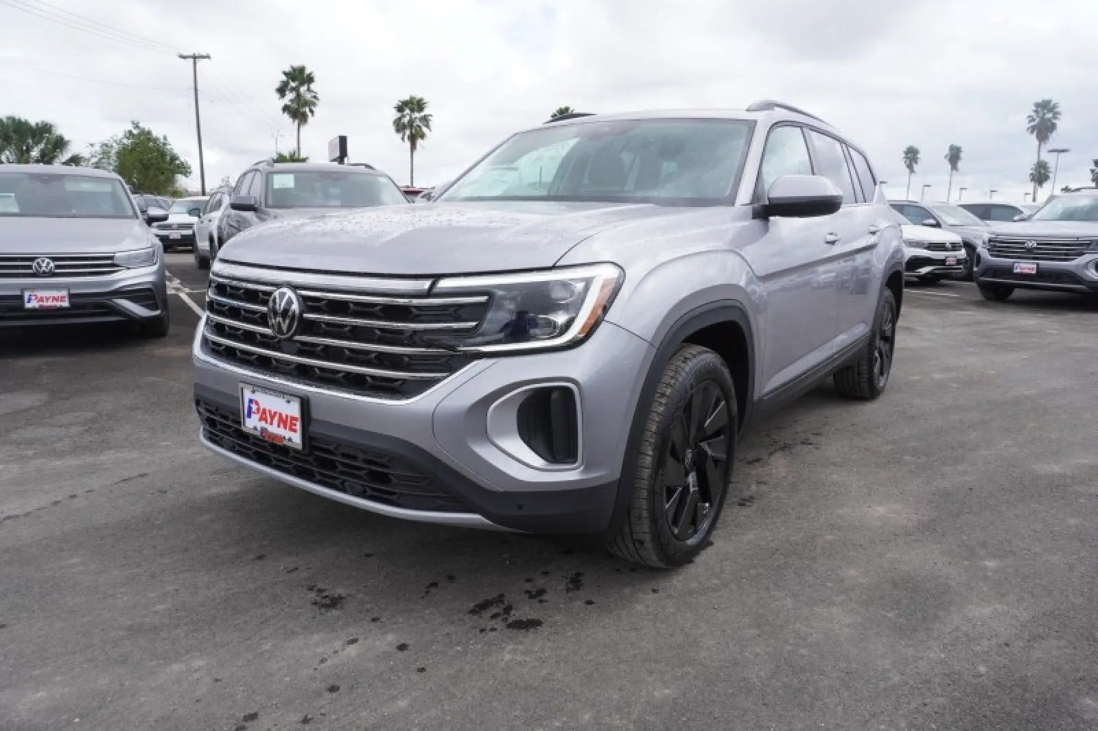2025 Volkswagen Atlas 2.0T SE w/Technology