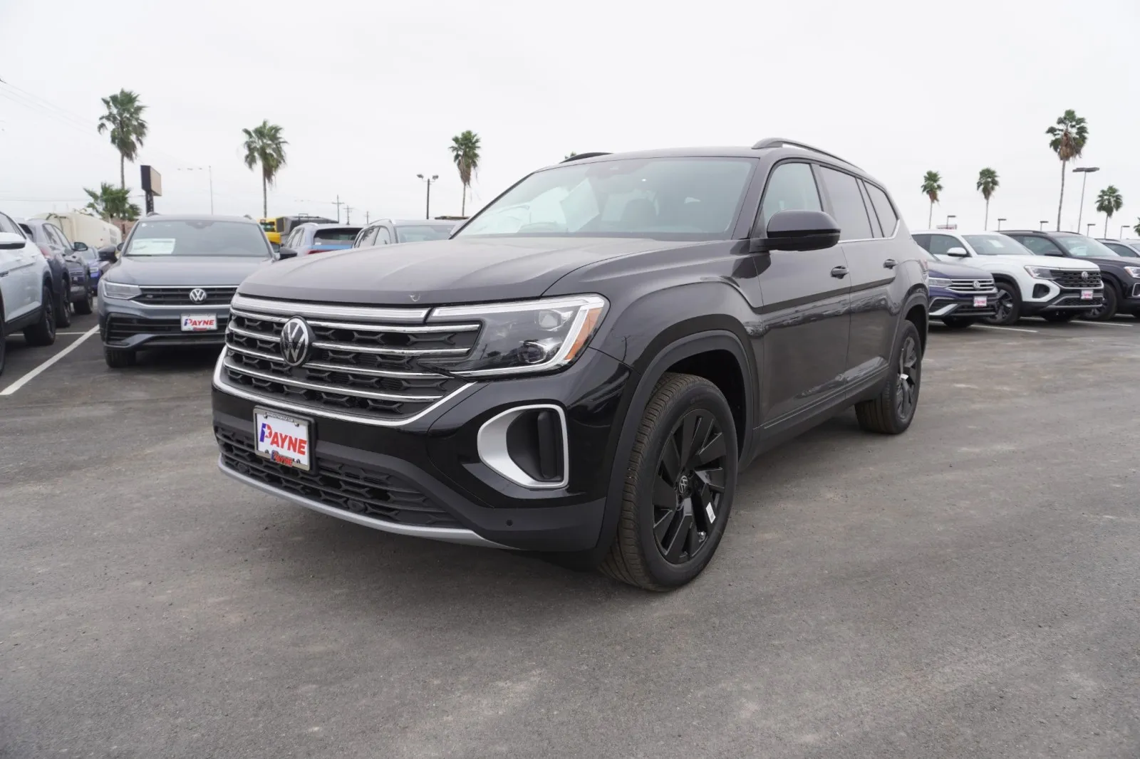 2025 Volkswagen Atlas 2.0T SE w/Technology
