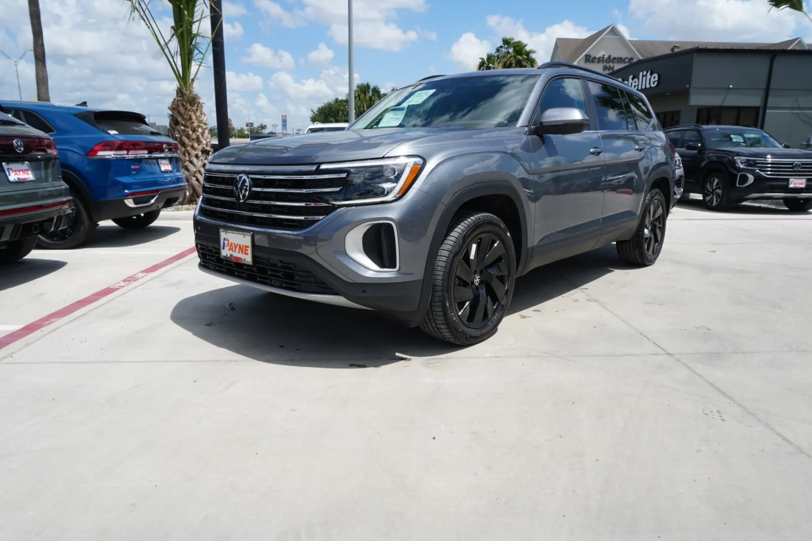 2025 Volkswagen Atlas 2.0T SE w/Technology