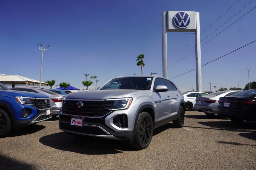 2026 Volkswagen Atlas Cross Sport 2.0T SE w/Technology