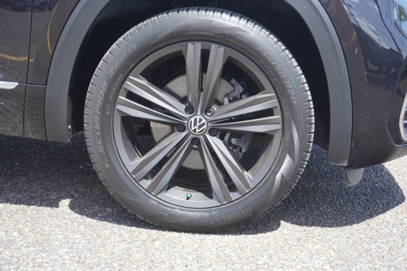 2021 Volkswagen Atlas Cross Sport 3.6L V6 SE w/Technology R-Line 2021 Volkswagen Atlas Cross Sport 3.6L V6 SE w/Technology R-Line