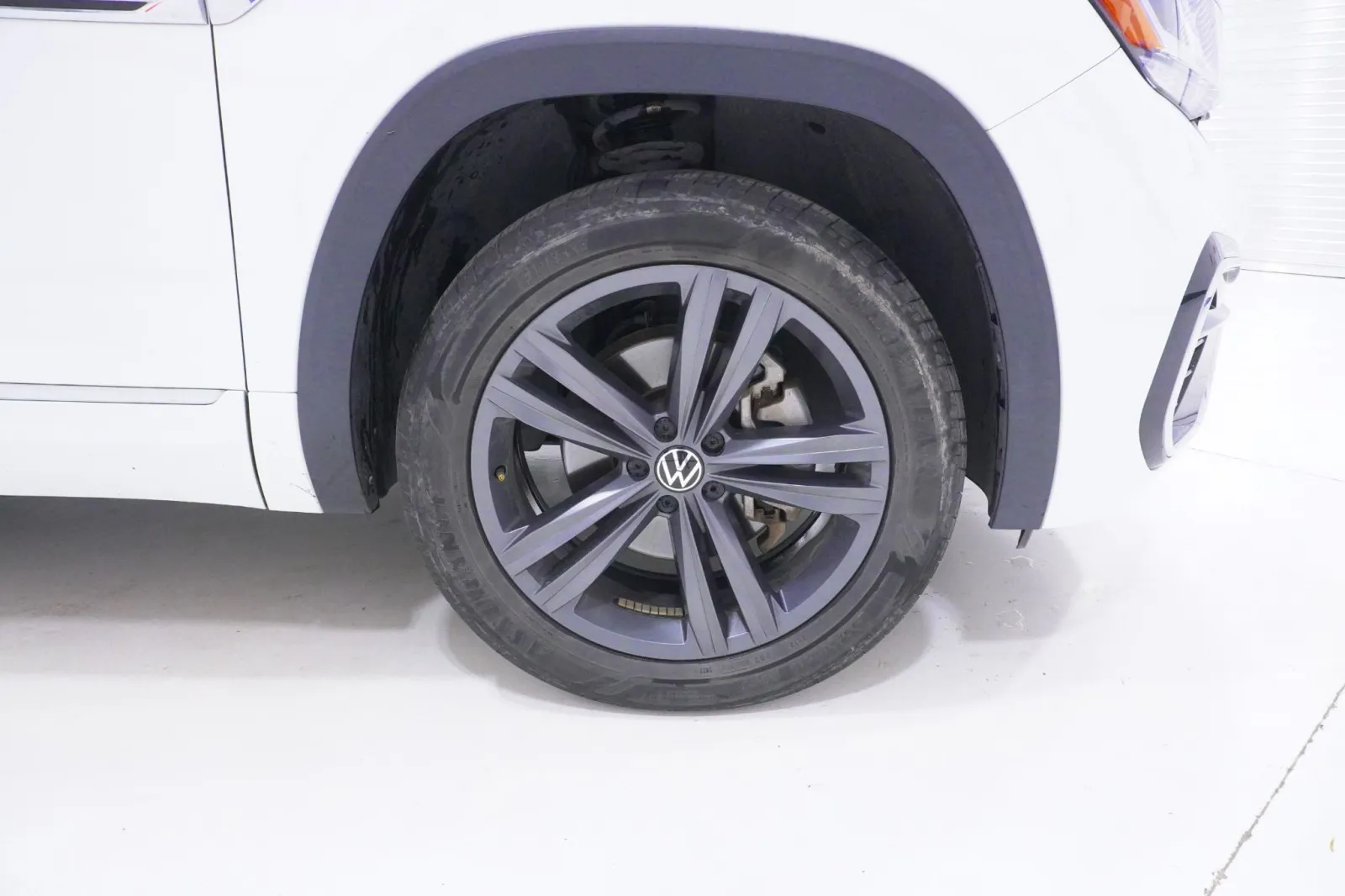 2022 Volkswagen Atlas Cross Sport 3.6L V6 SEL R-Line