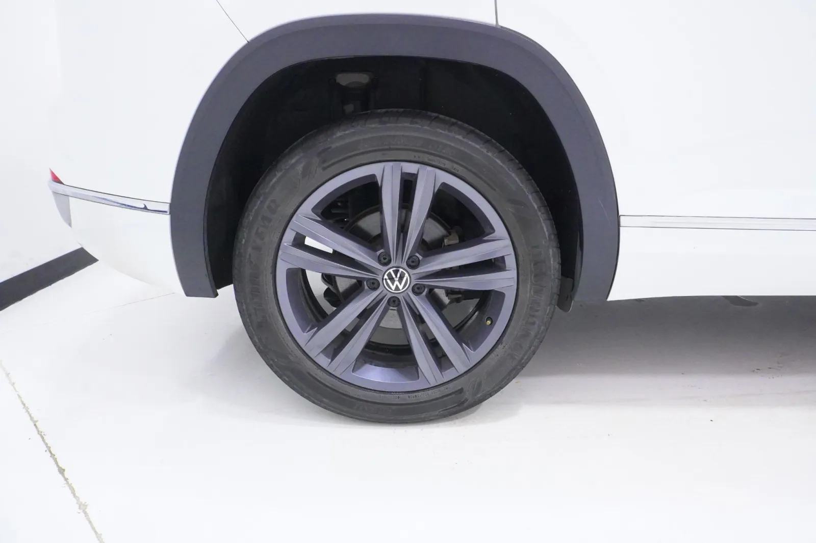 2022 Volkswagen Atlas Cross Sport 3.6L V6 SEL R-Line
