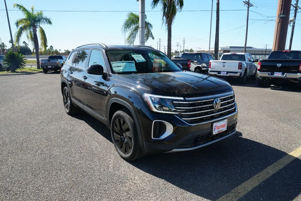 2026 Volkswagen Atlas Cross Sport 2.0T SE w/Technology