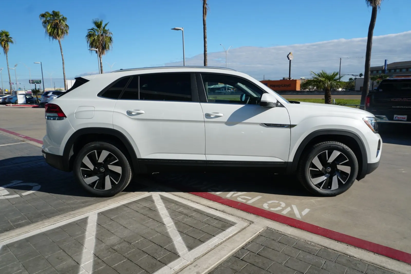 2026 Volkswagen Atlas Cross Sport 2.0T SE w/Technology