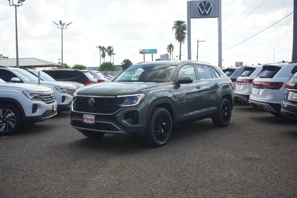 2026 Volkswagen Atlas Cross Sport 2.0T SE w/Technology
