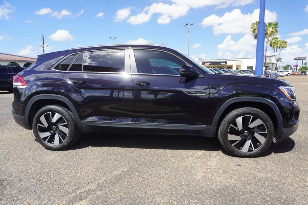 2025 Volkswagen Atlas Cross Sport 2.0T SE w/Technology