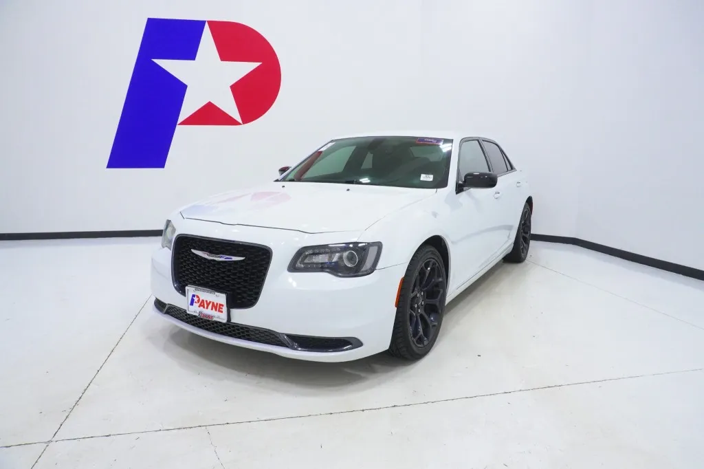 2019 Chrysler 300 Touring