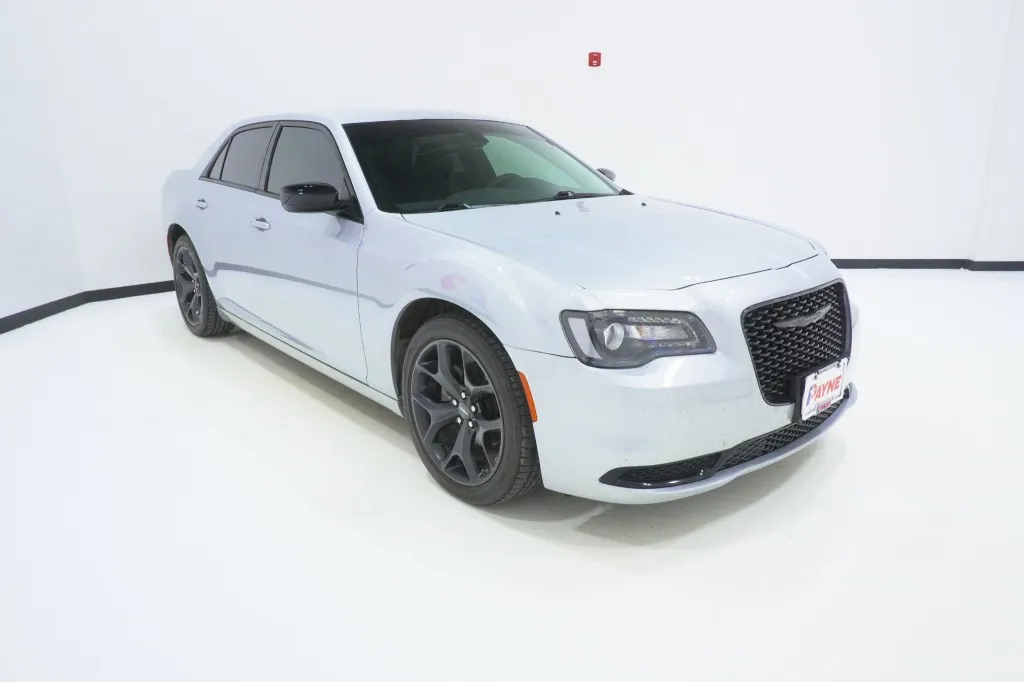 2023 Chrysler 300 Touring