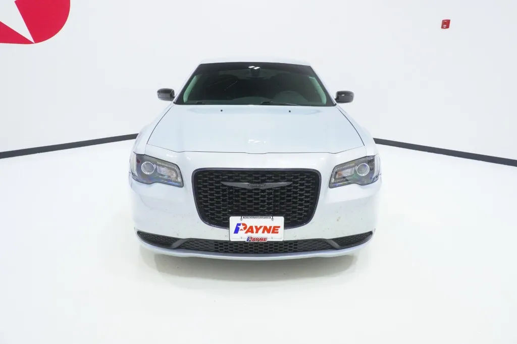 2023 Chrysler 300 Touring